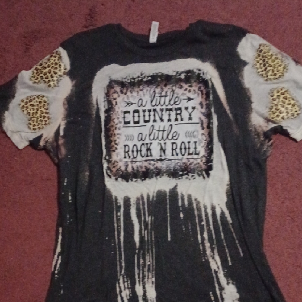 Graphic Tee with Leopard Print Accents